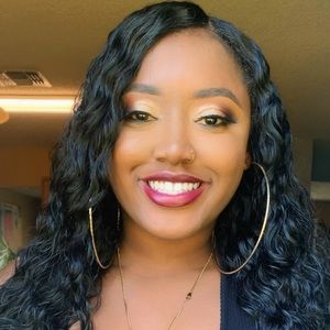 Meet your Posher, Christina